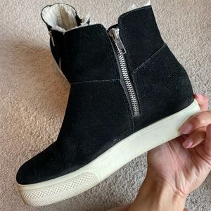 Steve Madden black sneaker wedge faux fur lining